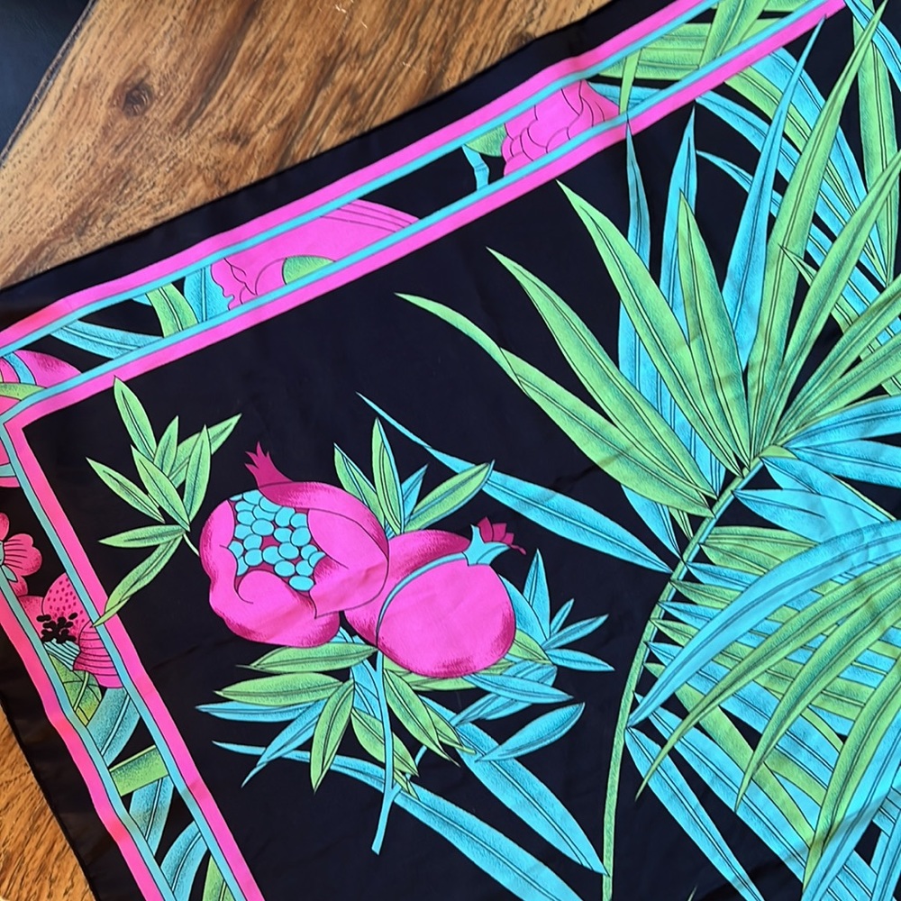 vintage tropical / floral scarf / cloth